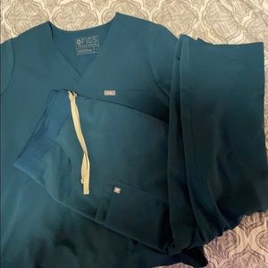 FIGS scrubs (L/T) Caribbean Blue